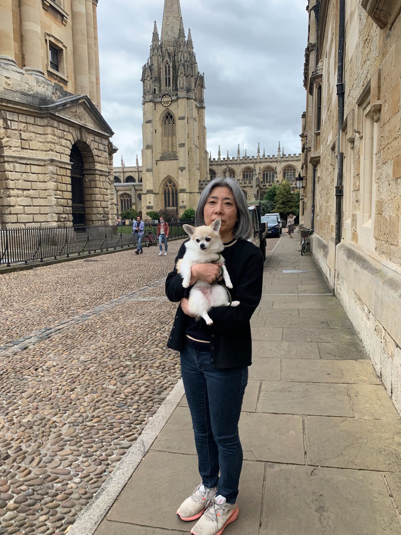 英国オックスフォードにて。愛犬と共に。